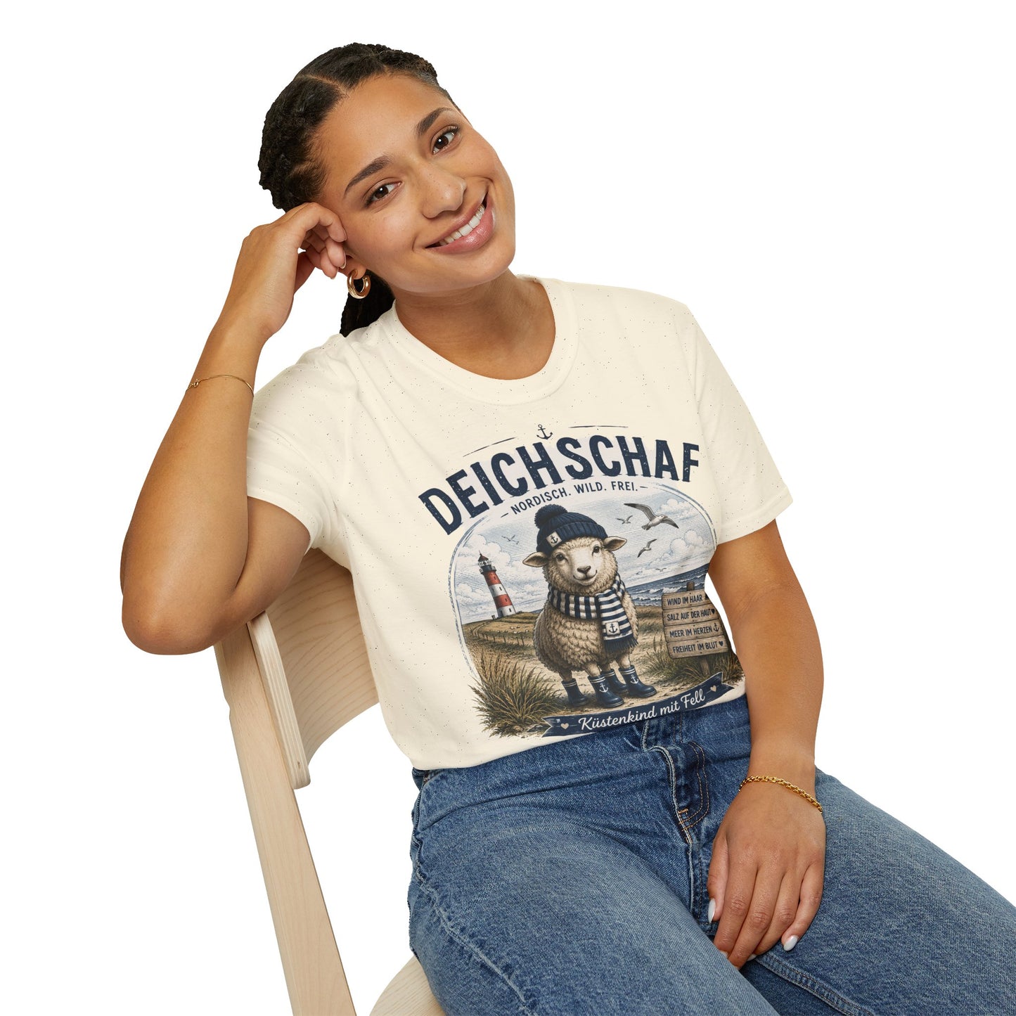 Deichschaf T-Shirt – Nordisch. Wild. Frei. | Maritimes Schaf für Nordsee- & Ostseefans