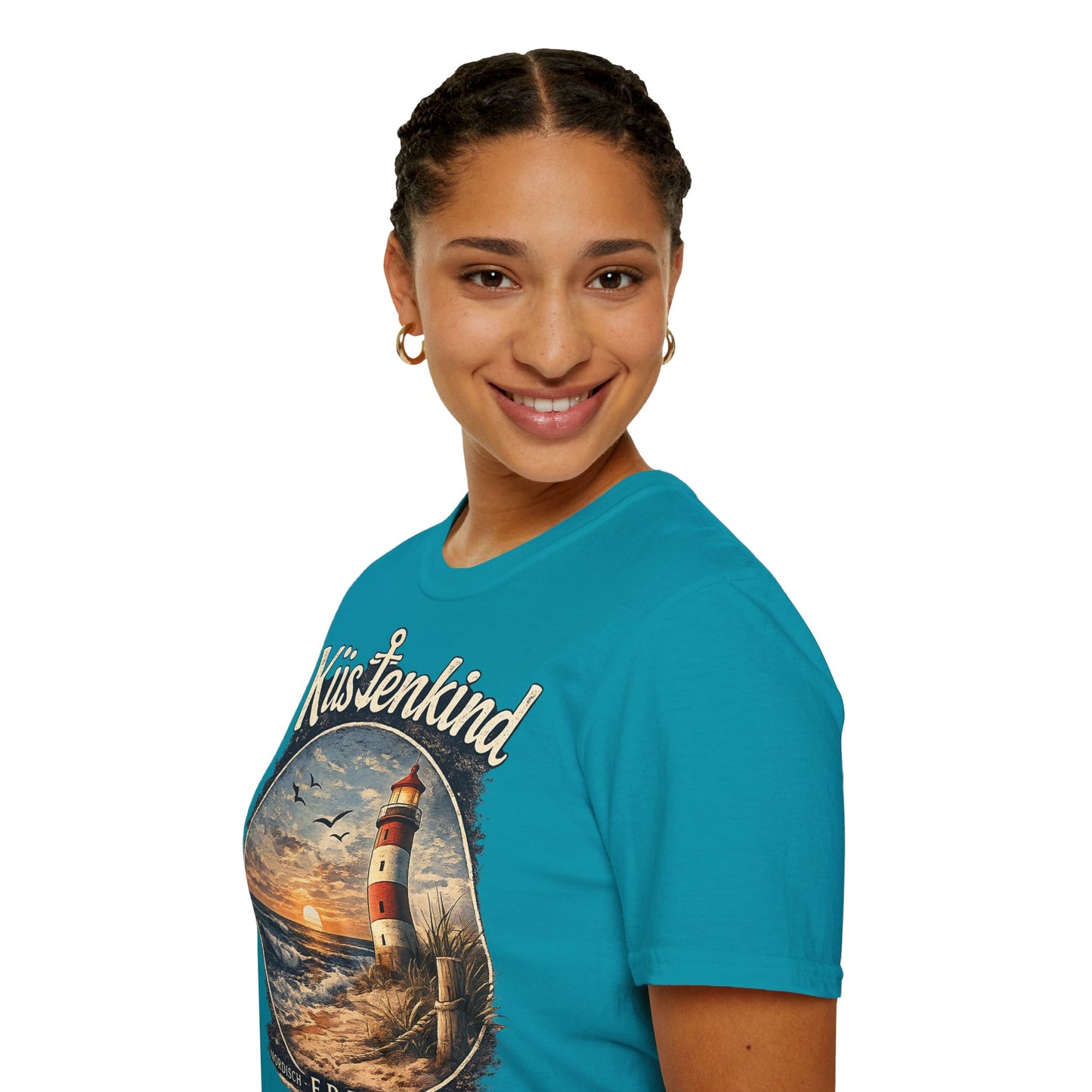 Küstenkind Shirt – Nordisch. Frei. Wild. – Vintage Leuchtturm T-Shirt für Nordsee & Ostsee Fans