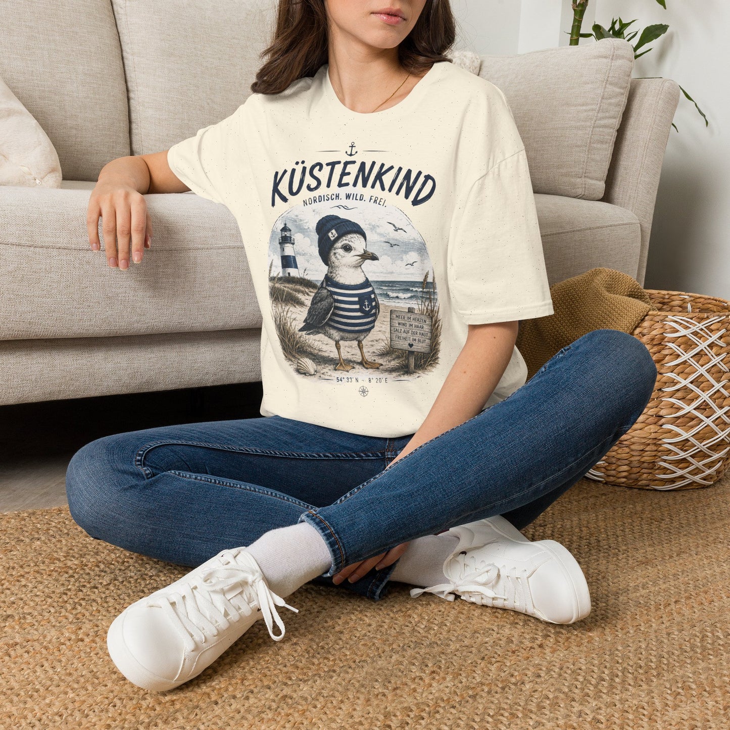 Küstenkind Möwe T-Shirt – Nordisch. Wild. Frei. | Maritimes Küstendesign für Nordsee- & Ostseefans