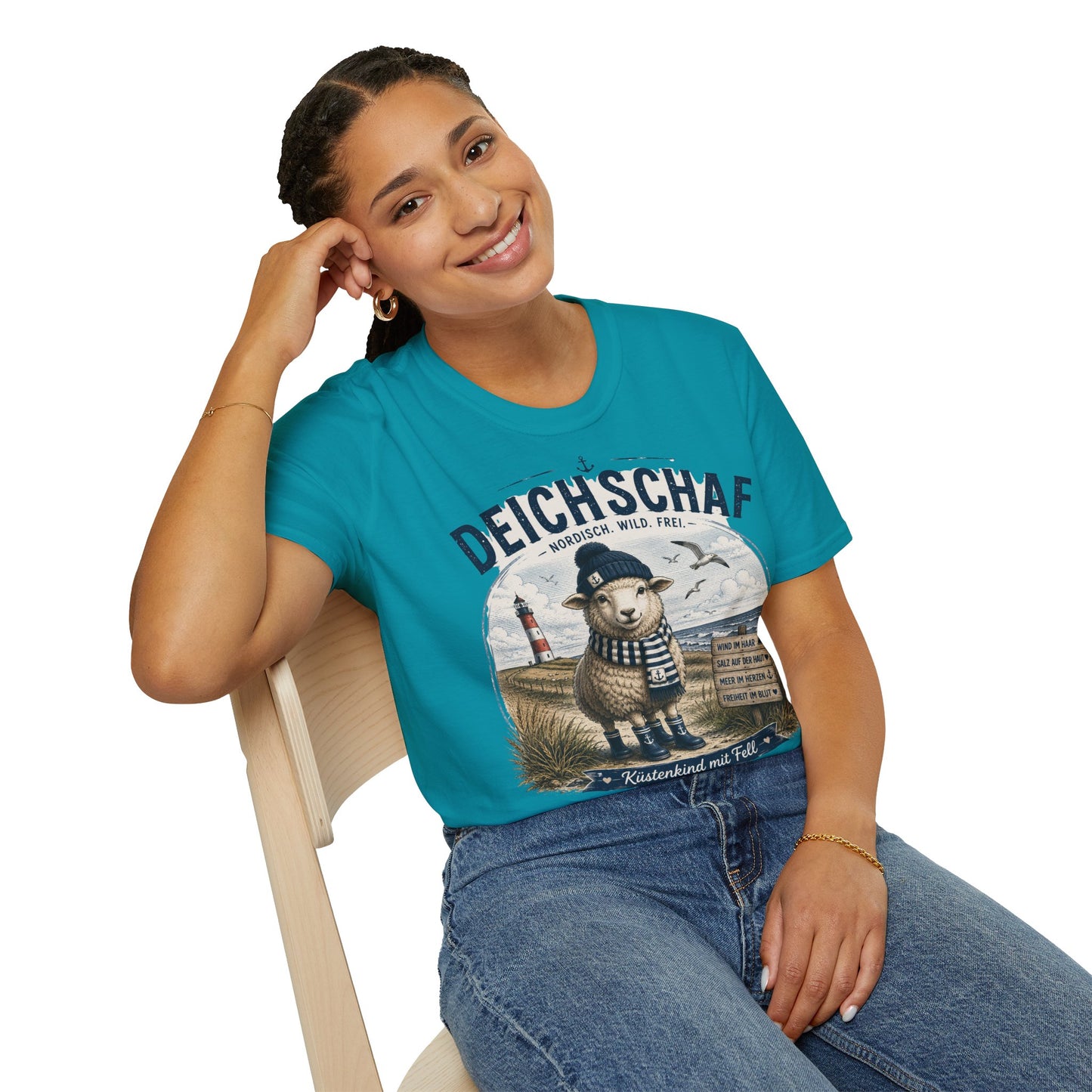 Deichschaf T-Shirt – Nordisch. Wild. Frei. | Maritimes Schaf für Nordsee- & Ostseefans