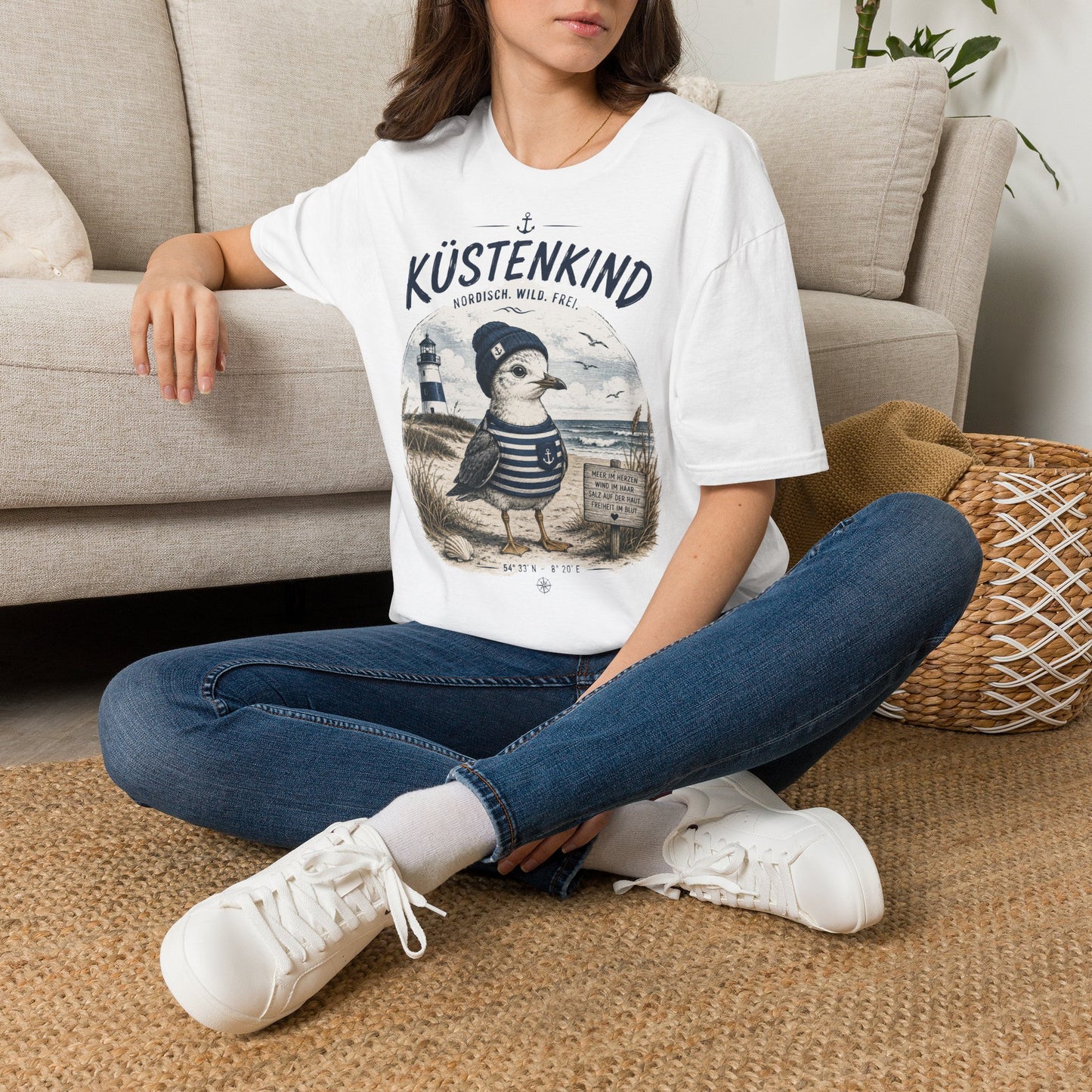 Küstenkind Möwe T-Shirt – Nordisch. Wild. Frei. | Maritimes Küstendesign für Nordsee- & Ostseefans