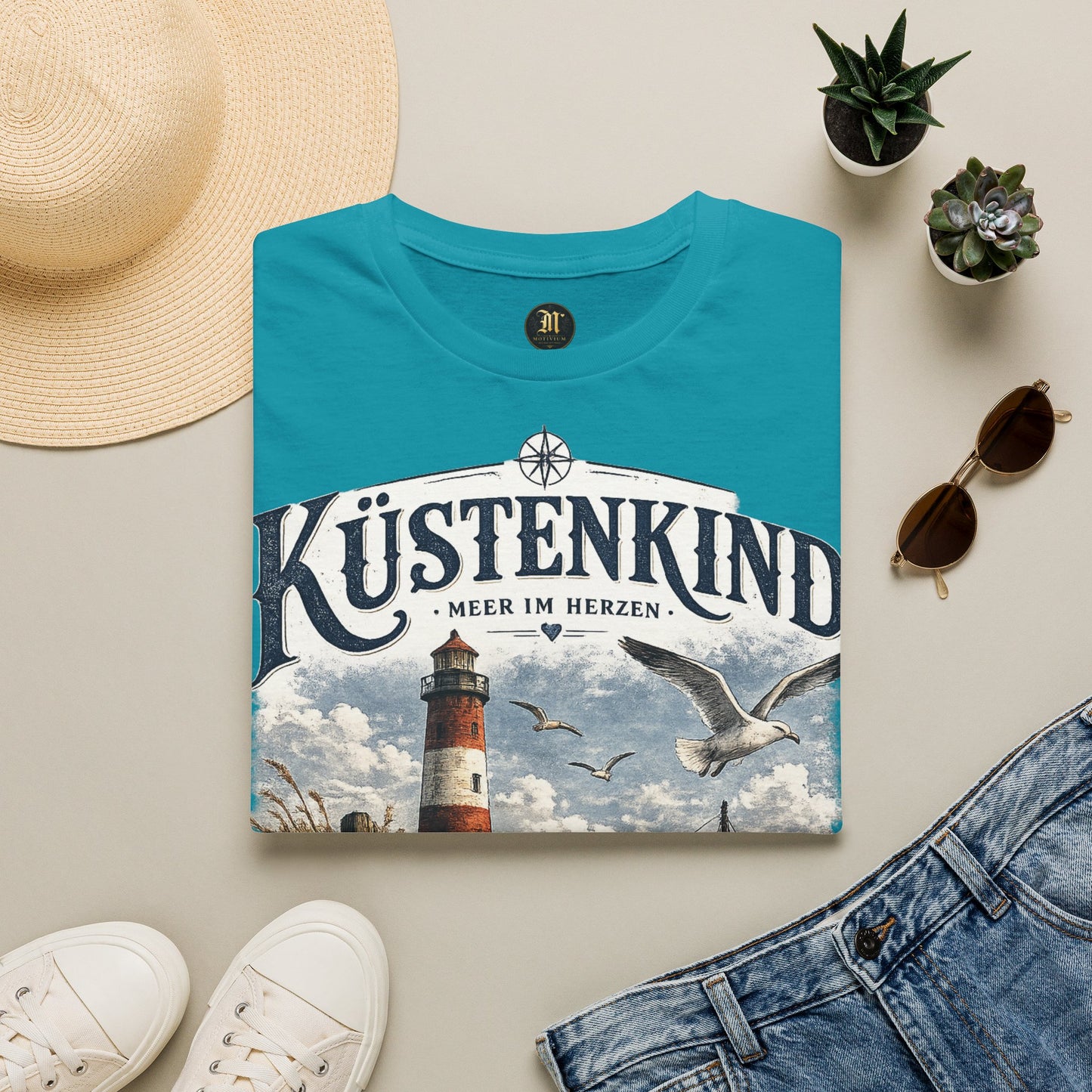 Küstenkind – Meer im Herzen | Maritimes Vintage T-Shirt mit Leuchtturm & Heimathafen Motiv