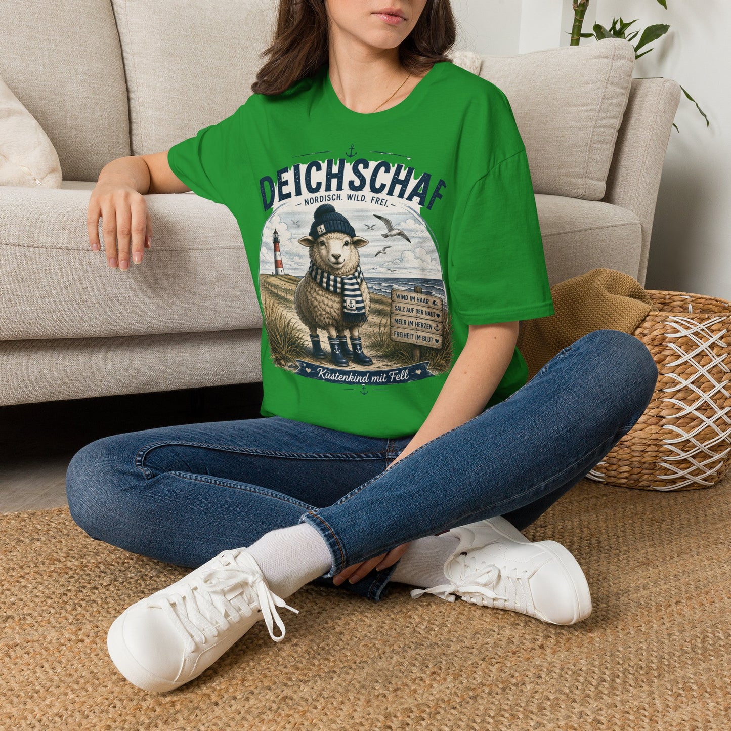 Deichschaf T-Shirt – Nordisch. Wild. Frei. | Maritimes Schaf für Nordsee- & Ostseefans