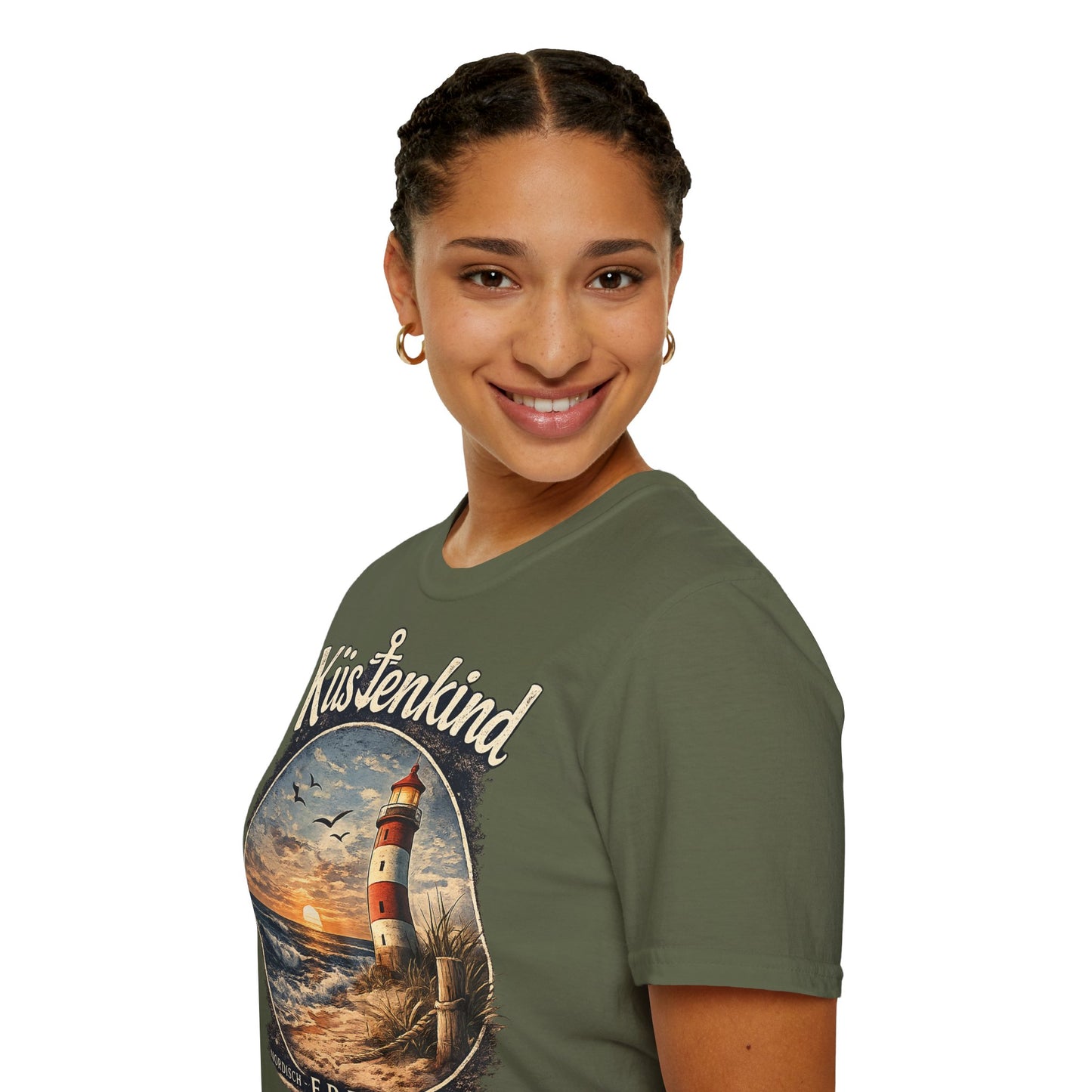 Küstenkind Shirt – Nordisch. Frei. Wild. – Vintage Leuchtturm T-Shirt für Nordsee & Ostsee Fans