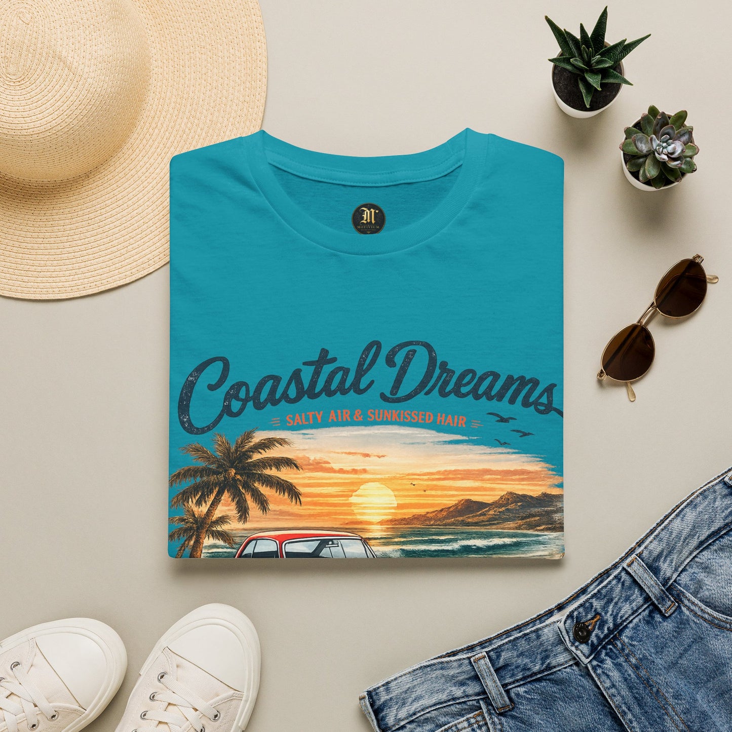 Coastal Dreams T-Shirt – Salzige Luft & Sonnengeküsstes Haar | Vintage Oldtimer Strand Motiv