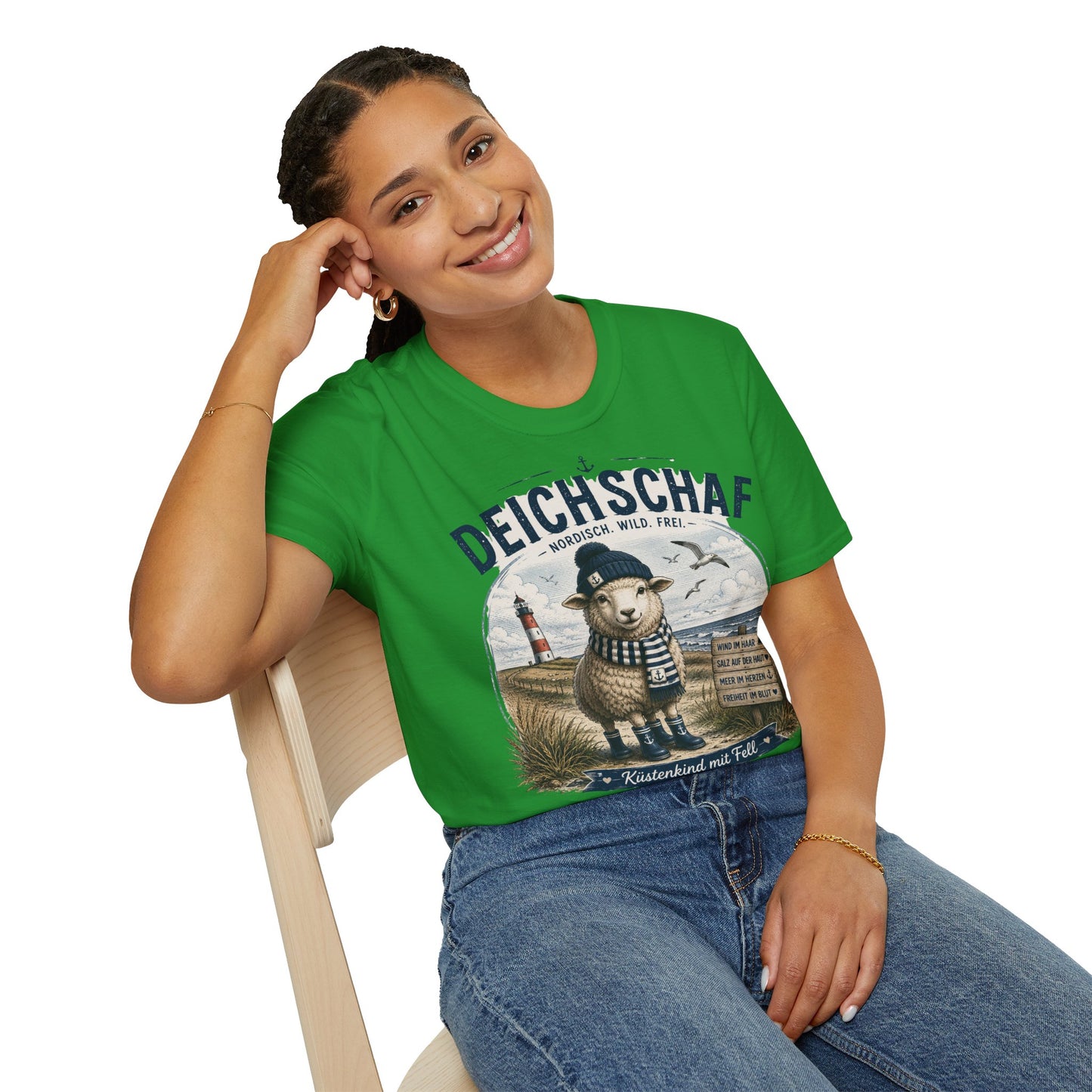 Deichschaf T-Shirt – Nordisch. Wild. Frei. | Maritimes Schaf für Nordsee- & Ostseefans
