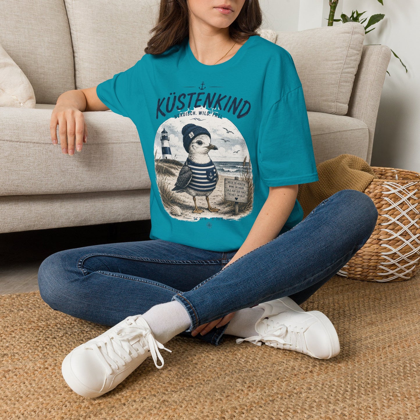 Küstenkind Möwe T-Shirt – Nordisch. Wild. Frei. | Maritimes Küstendesign für Nordsee- & Ostseefans