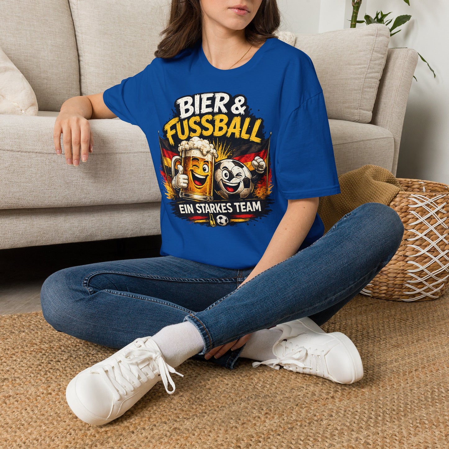 Bier & Fußball – Ein starkes Team | Deutschland Fan T-Shirt | Lustiges Fußball & Bier Design