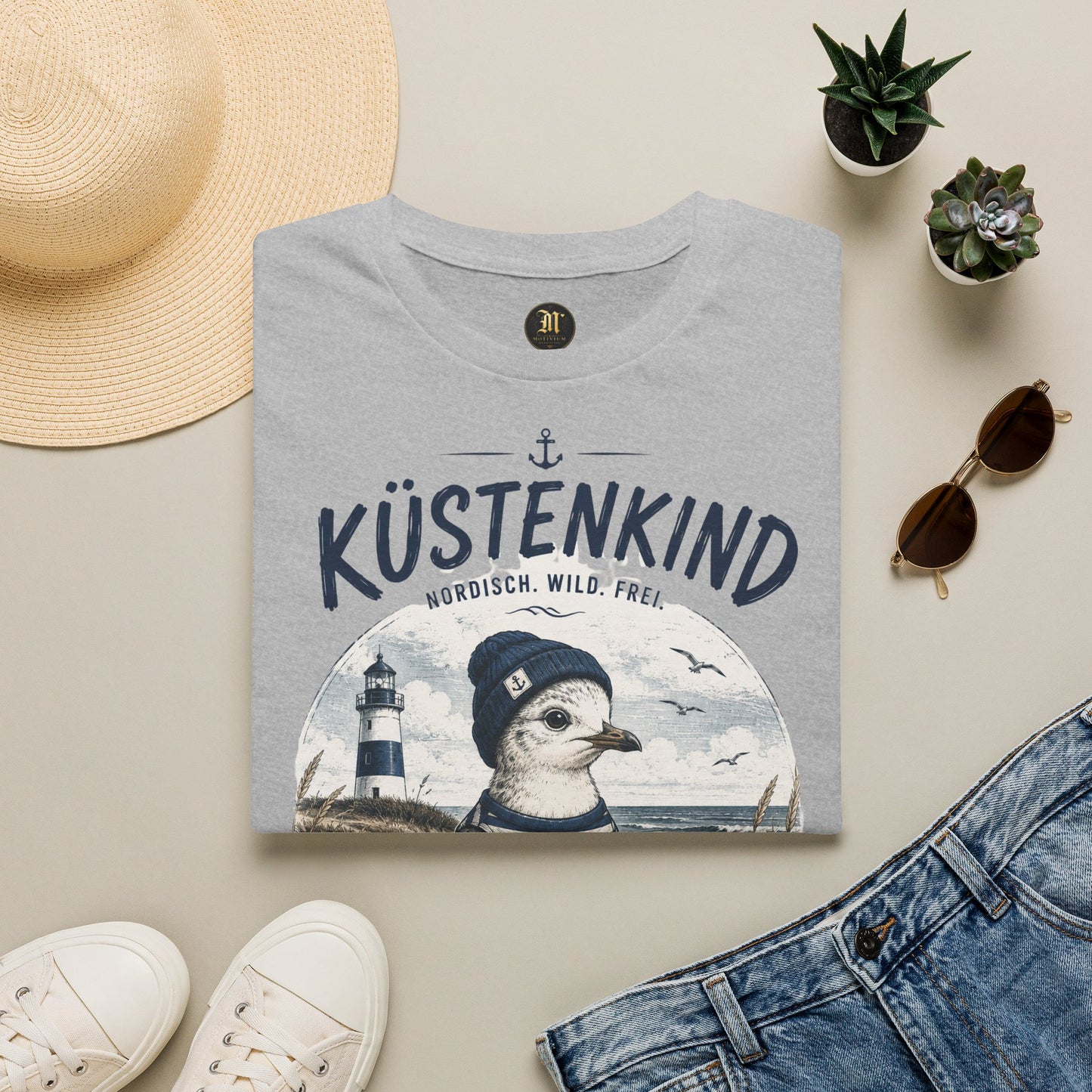 Küstenkind Möwe T-Shirt – Nordisch. Wild. Frei. | Maritimes Küstendesign für Nordsee- & Ostseefans