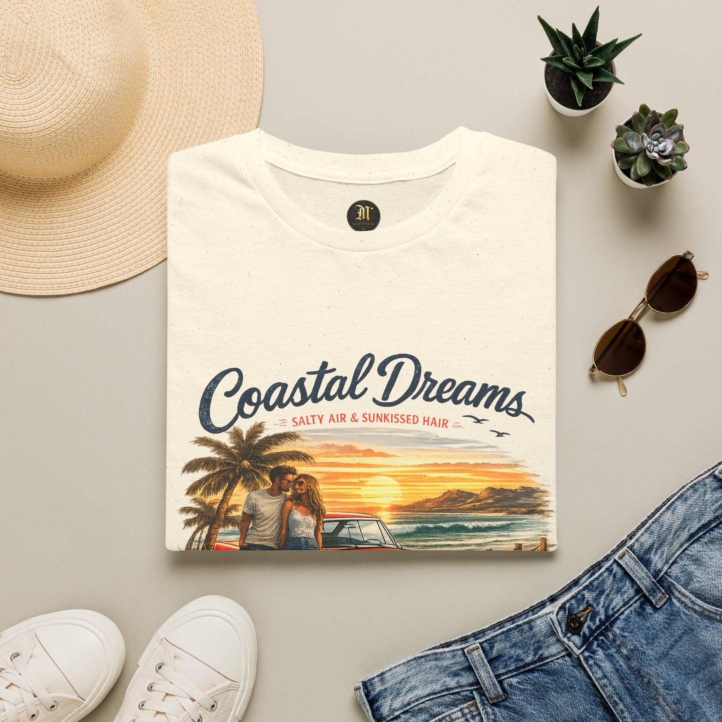 Coastal Dreams T-Shirt – Salty Air & Sunkissed Hair | Vintage Strand Oldtimer Paar Design | Sommer Shirt