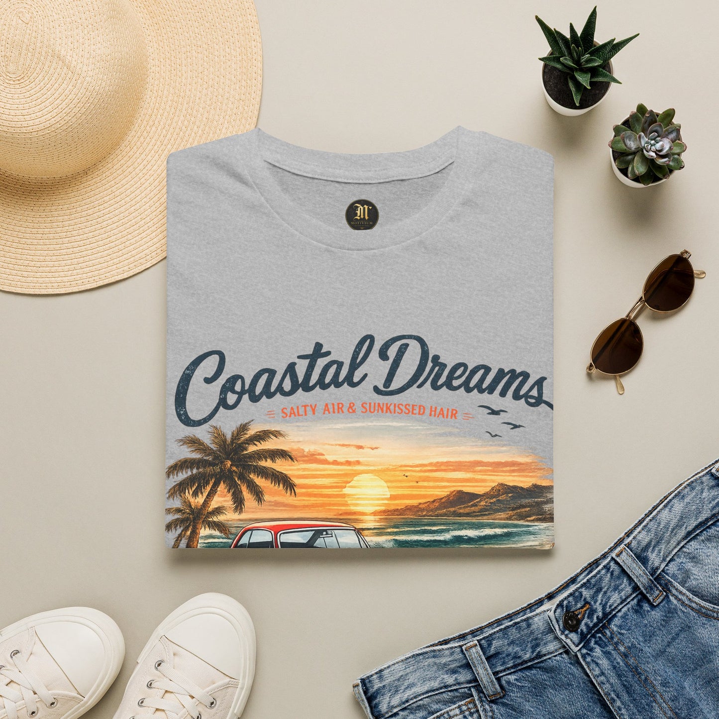Coastal Dreams T-Shirt – Salzige Luft & Sonnengeküsstes Haar | Vintage Oldtimer Strand Motiv