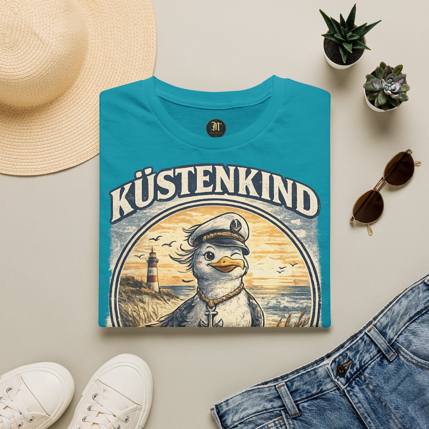 Küstenkind Möwe Shirt – Nordisch Wild Frei – Maritimes Küstenmotiv mit Leuchtturm & Möwe – Nordsee Ostsee T-Shirt