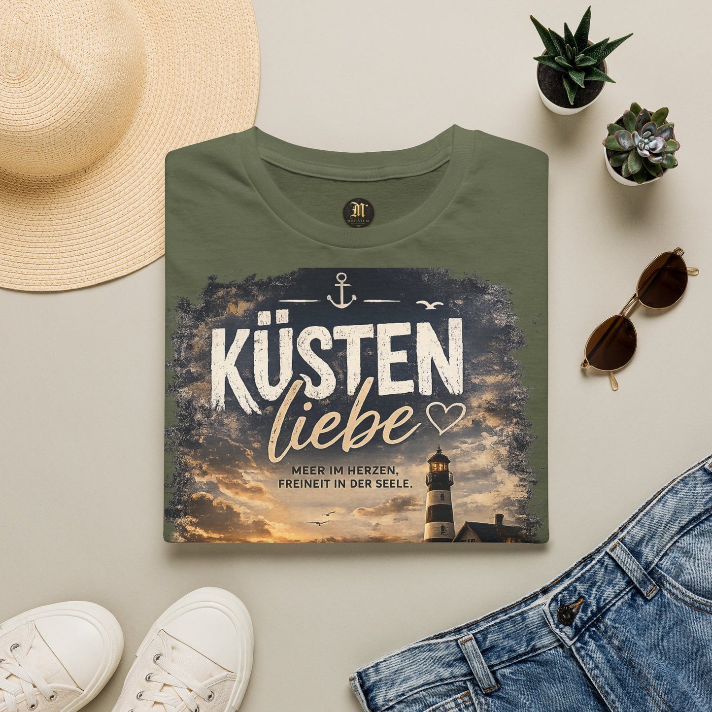 Küstenliebe Damen T-Shirt – Meer im Herzen, Freiheit in der Seele | Leuchtturm Strandshirt